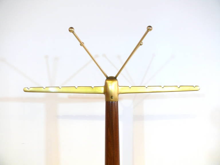 Walnut and Brass Coat Stand in the Manner of Gio Ponti For Sale 3