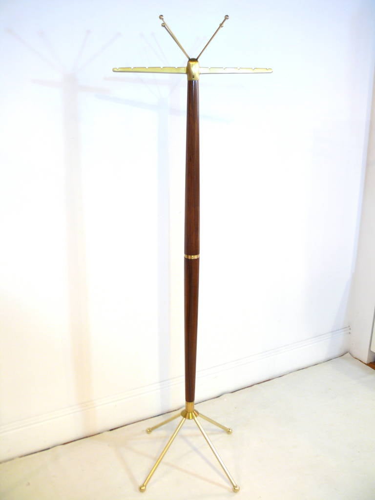 Walnut and Brass Coat Stand in the Manner of Gio Ponti For Sale 4