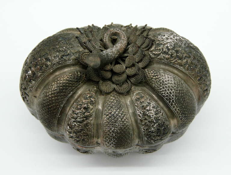 Remarkable Anglo-Indian Silver Pumpkin Lidded Vessel In Good Condition In NYC, NY