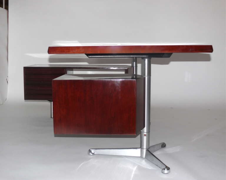 20th Century Large Rosewood Desk by Osvaldo Borsani
