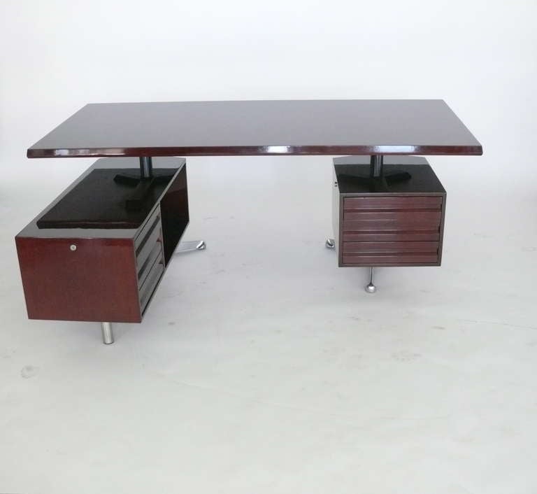 Italian Large Rosewood Desk by Osvaldo Borsani