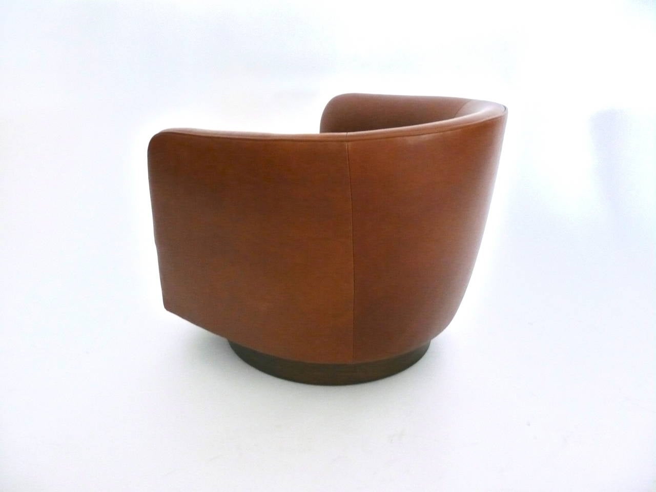 Saddle Leather Swivel Chairs in the Style of Milo Baughman 2