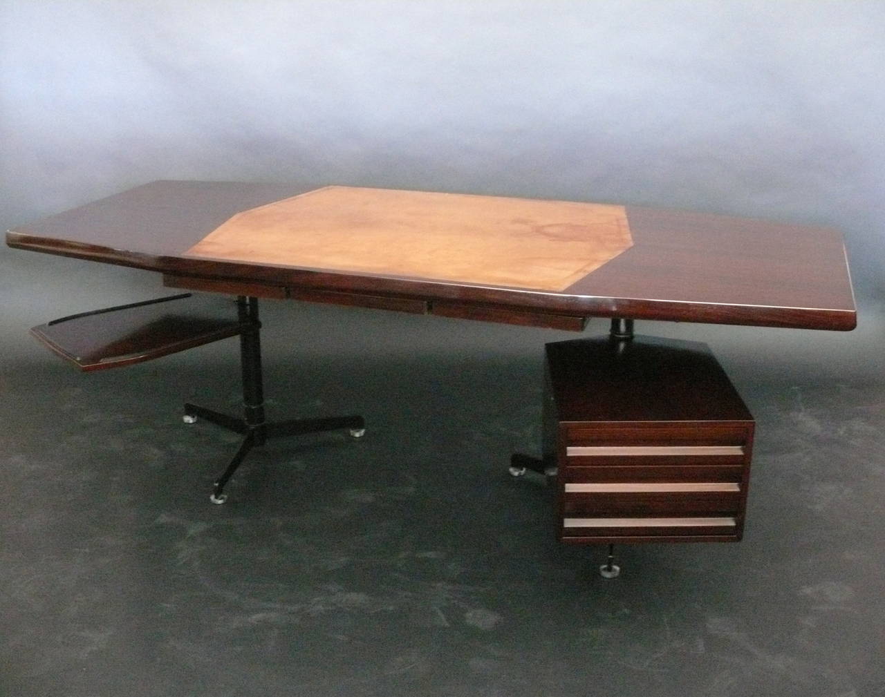 Italian Large Rosewood Desk by Osvaldo Borsani for Techno Milano
