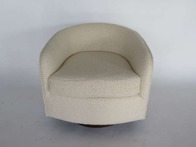 Bouclé Swivel Chairs in the Style of Milo Baughman For Sale