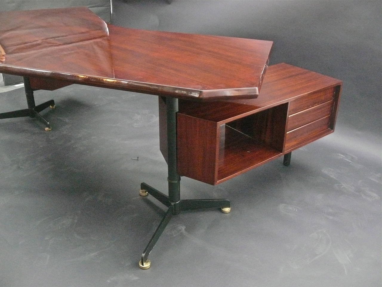 Large Rosewood Desk by Osvaldo Borsani 1