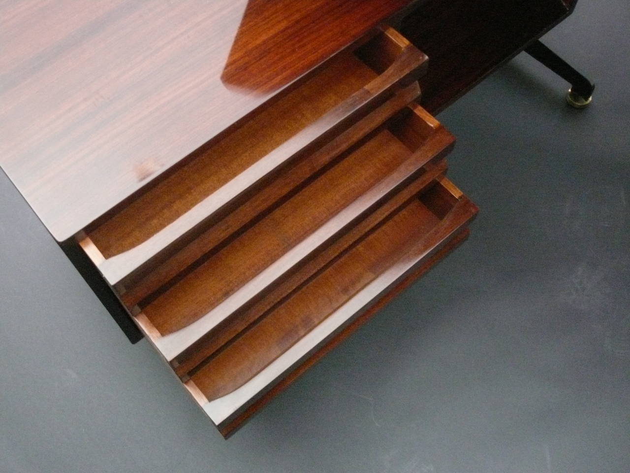 Large Rosewood Desk by Osvaldo Borsani 2