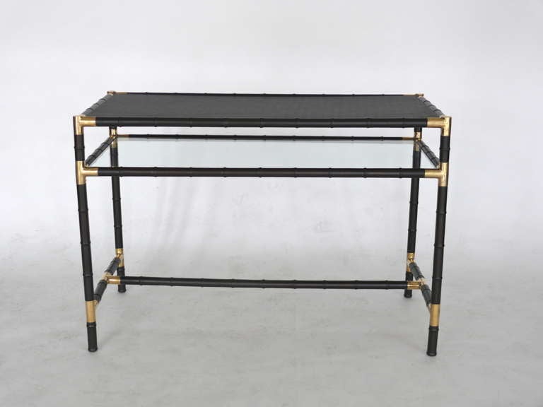 Tavolo in ottone e finto bambù nello stile di Billy Haines