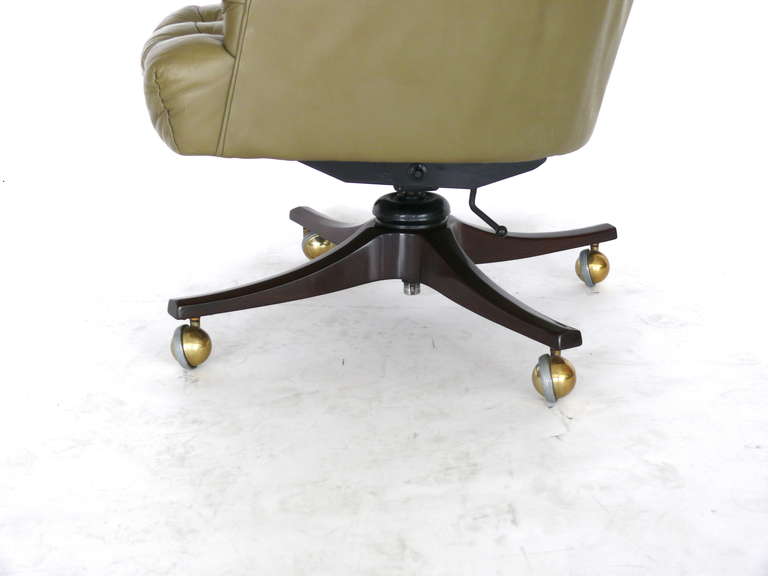 Mid-20th Century Edward Wormley for Dunbar Leather Desk Chair
