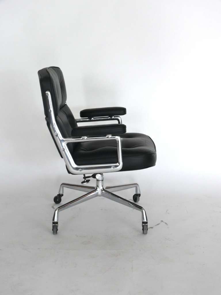 Leather Eames Time Life Chair