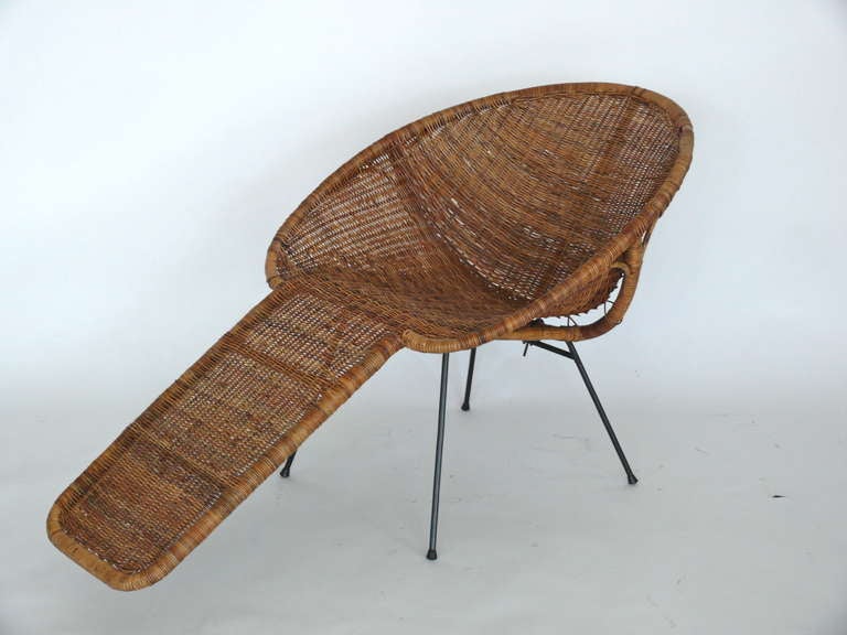 Wicker Lounge Chair at 1stdibs