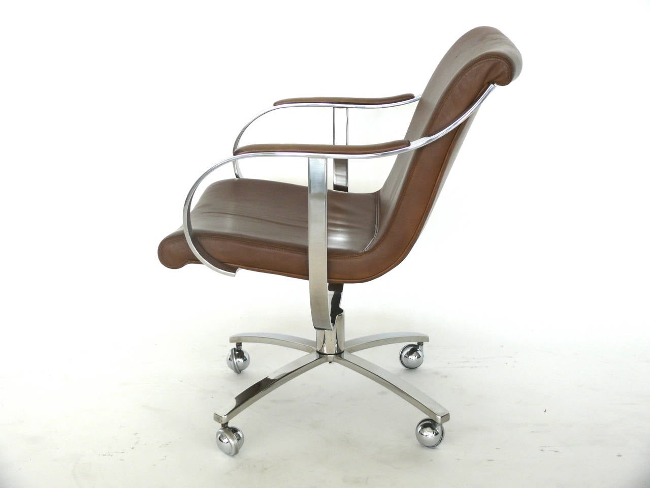 Steelcase Chair by Gardner Leaver 3