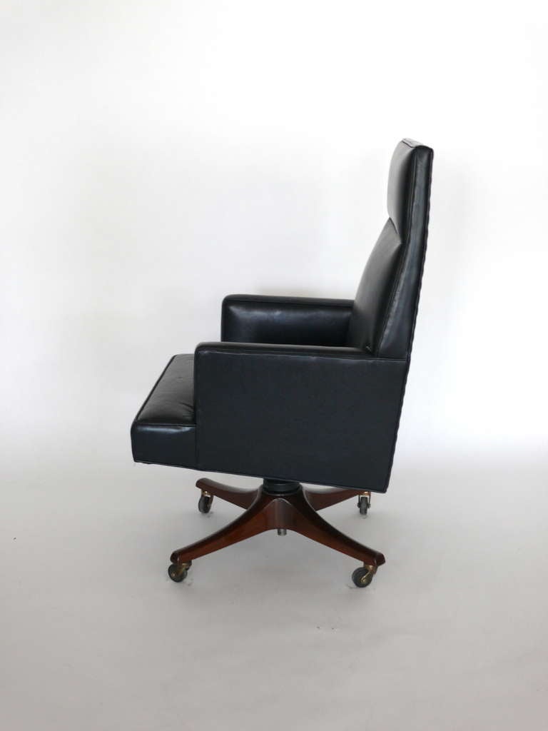 Executive Desk Chair by Dunbar In Good Condition In Beverly Hills, CA