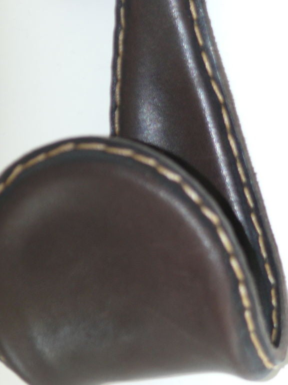 Gancho de piel Atelier A Siglo XXI y contemporáneo en venta