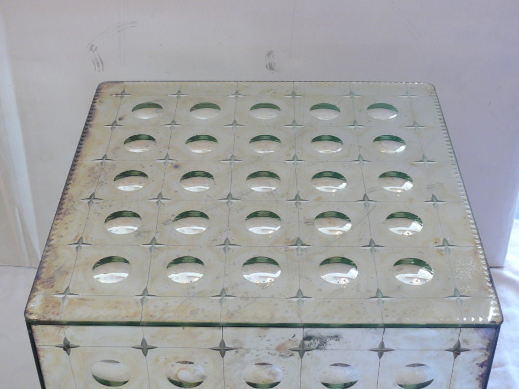 American Mirrored Cubes