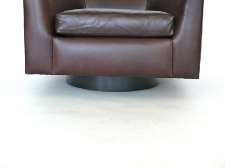 Pair of Leather Cube Swivel Chairs 1