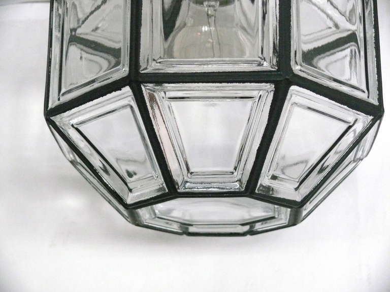 Autrichien Monture encastrée octogonale en fer et verre en vente