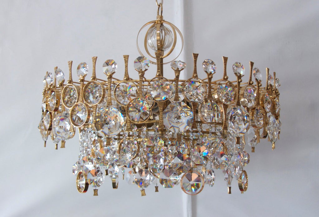 Whimsical and glamorous Italian Chandelier by Sciolari. Intricate detail and design with multiple tiers of hanging large and small 