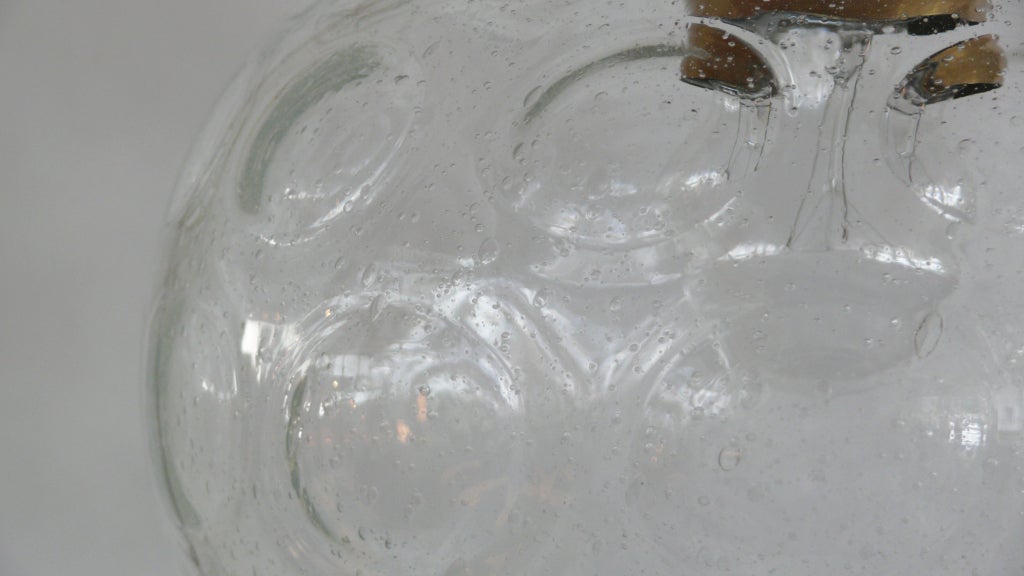 20ième siècle Petite suspension globe en verre en vente