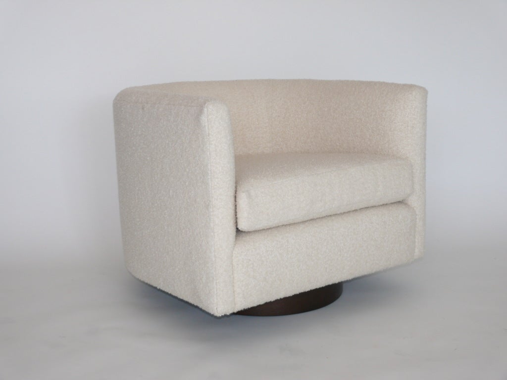 Mid-20th Century Pair of Milo Baughman Style Wool Boucle Swivel Chairs