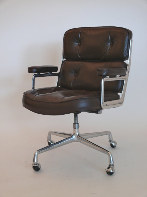 Aluminum Time Life Chair