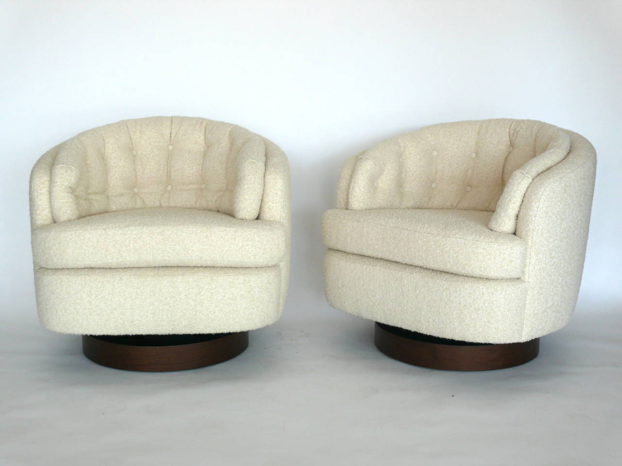 Milo Baughman Swivel Chairs In Excellent Condition In Beverly Hills, CA