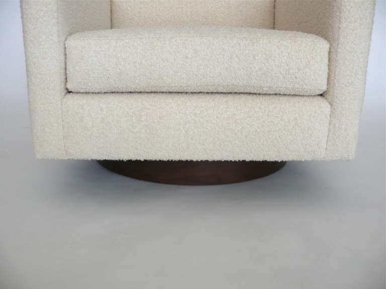 Square Wool Boucle Swivel Chairs In New Condition For Sale In Beverly Hills, CA