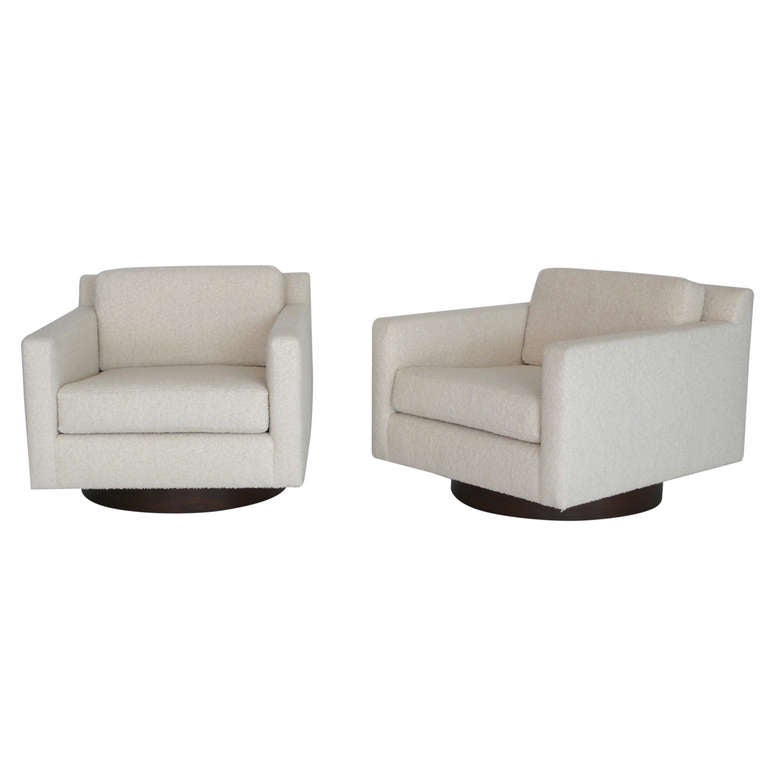 Square Wool Boucle Swivel Chairs For Sale at 1stdibs
