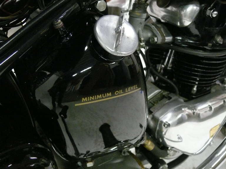 Metal 1946 Triumph Model 3T Deluxe 350