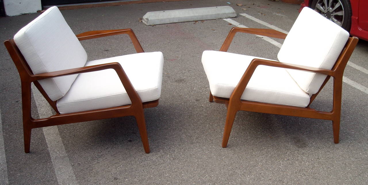 Ib Kofod-Larsen Denmark Mid-Century Pair of Lounge Armchairs In Excellent Condition In Los Angeles, CA