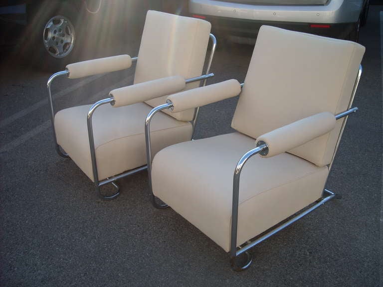 American Gilbert Rohde Art Deco Pair of Armchairs in Chrome and Leather for Troy Sunshade