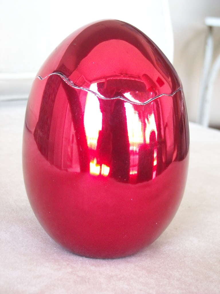 This egg was a gift for the dinner of the opening of the Broad Contemporary Art Museum at LACMA in Los Angeles. Contemporary art 2008, unsigned.Made from colored aluminum, anodize.
