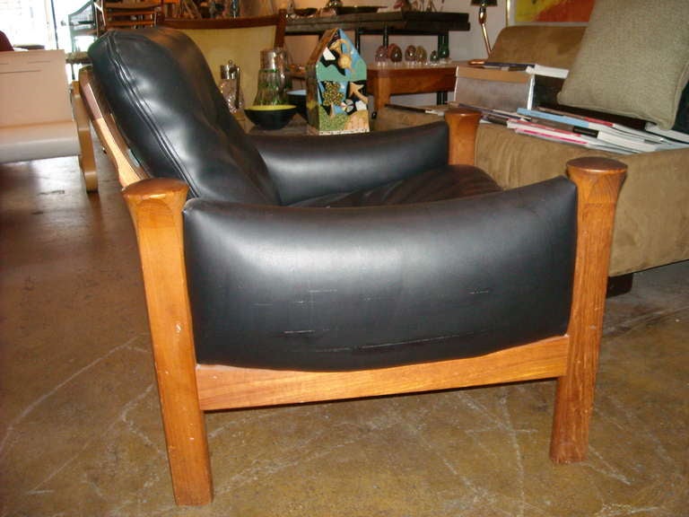 Cado (Denmark) Teak and Vinyl Armchair, Label In Good Condition In Los Angeles, CA