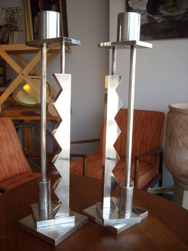 Great design in this pair of candleholders.