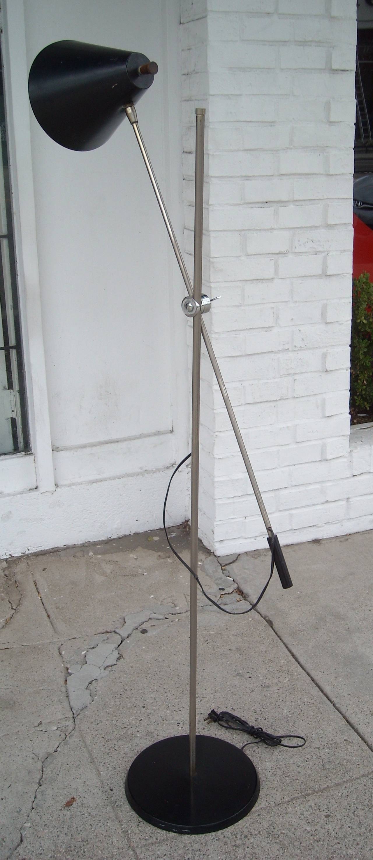 Gino Sarfatti Style Adjustable, Chrome/Paint Floor Lamp for Laurel Co Label In Good Condition In Los Angeles, CA