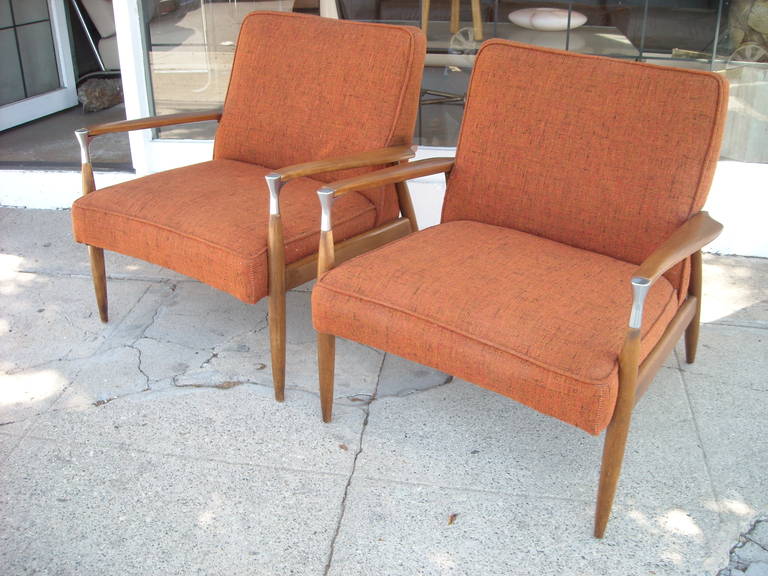 Pair of Danish Modern Lounge or Armchairs Attributed I b Kofod-Larsen In Good Condition In Los Angeles, CA