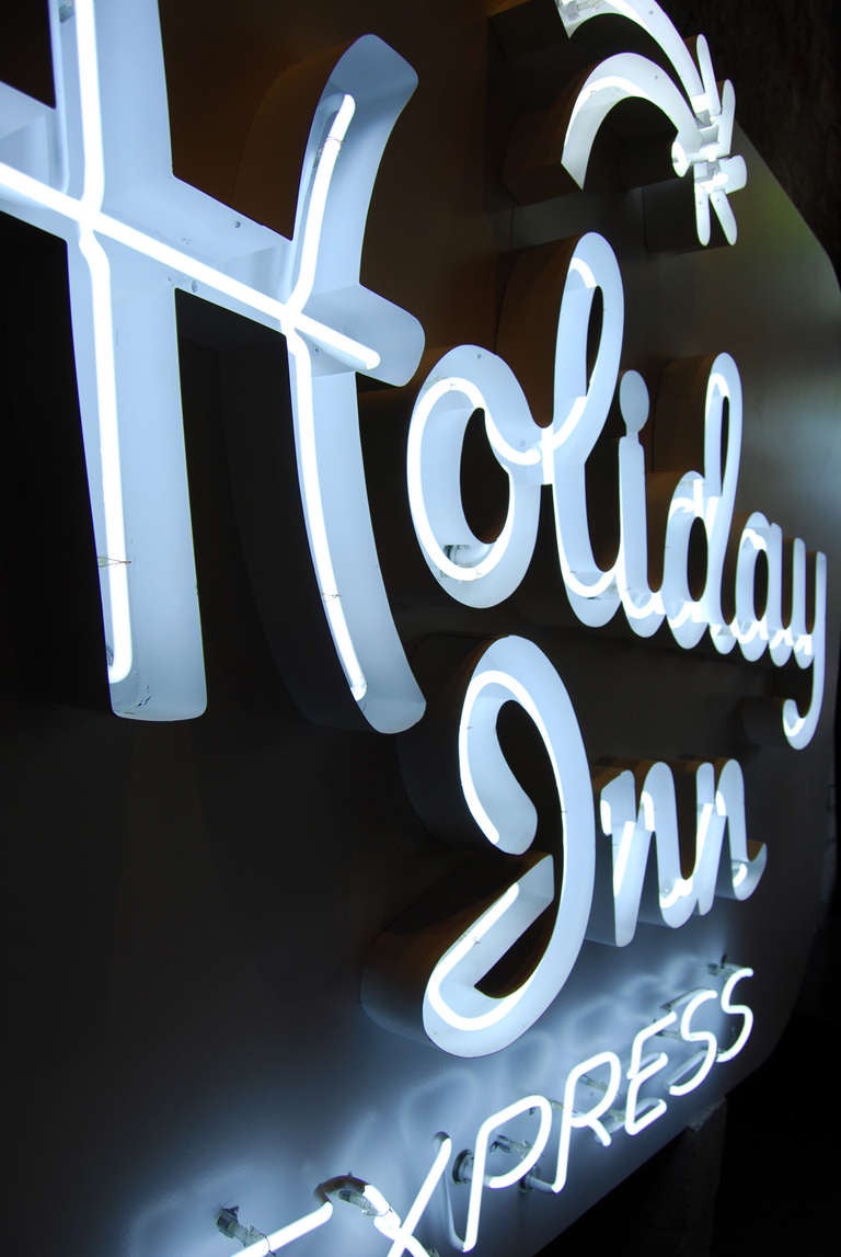 holiday inn old sign