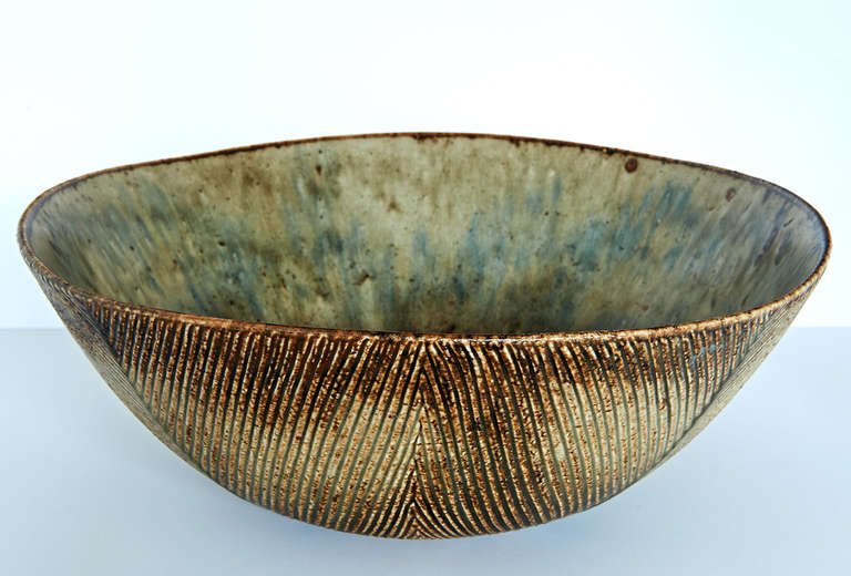 Very Large Stoneware Bowl by Axel Salto In Excellent Condition In Los Angeles, CA