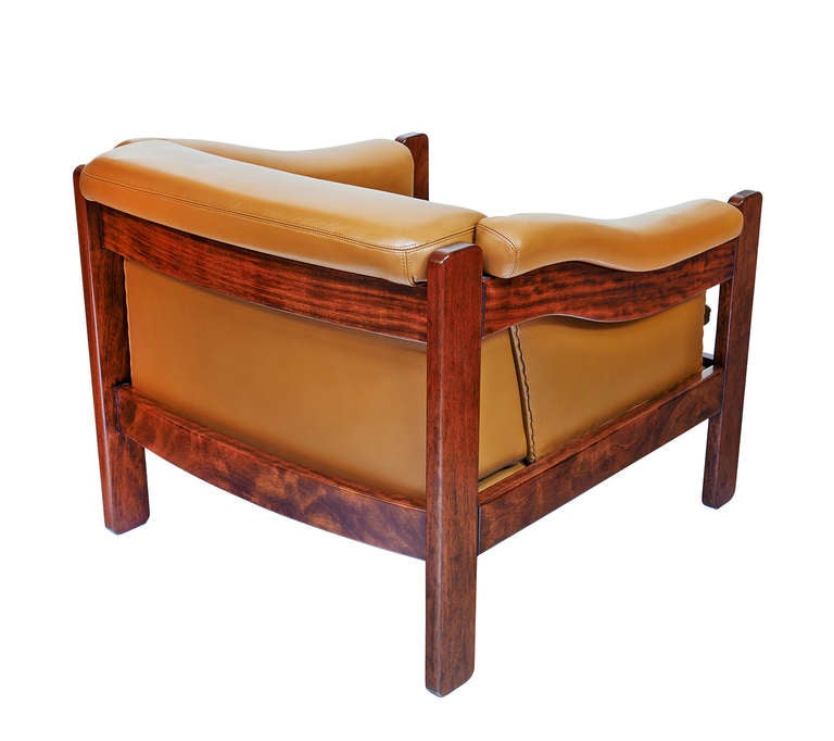 Modern Pair of Lounge Chairs by Saporiti