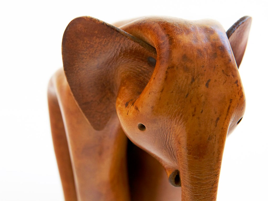 Leather Elephant by Deru 2