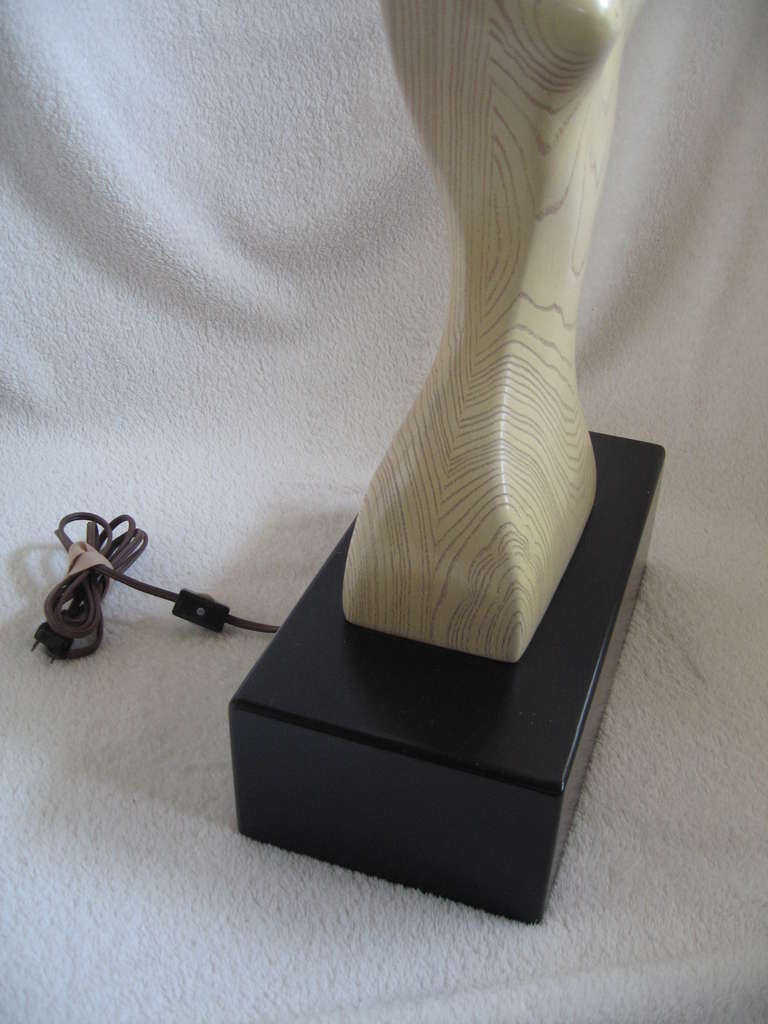 Heifetz Sculptural Female Form Table Lamp In Excellent Condition In Southfield, MI