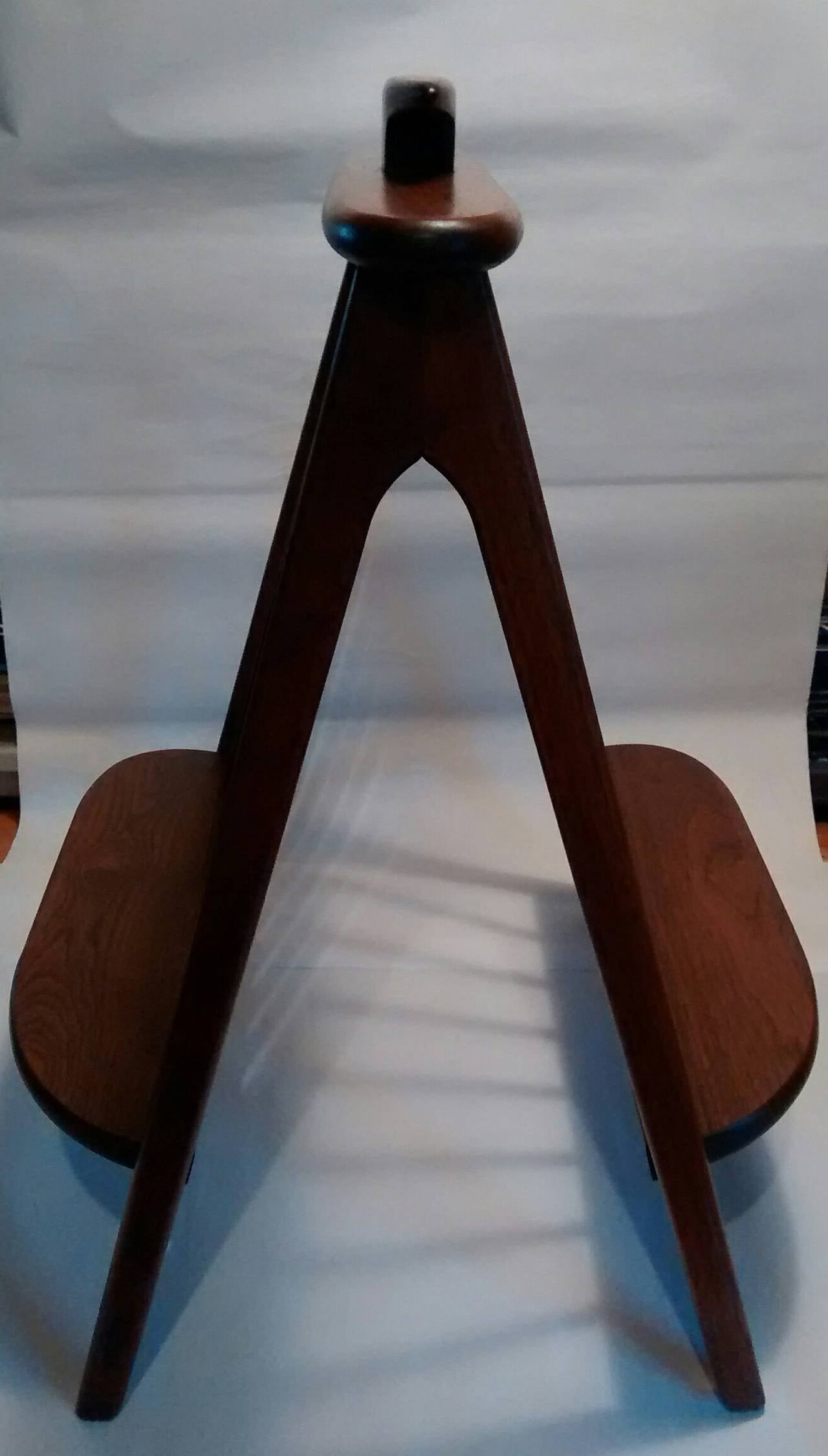 Mid-Century Modern Arthur Umanoff Magazine Rack or Stand In Excellent Condition For Sale In Southfield, MI