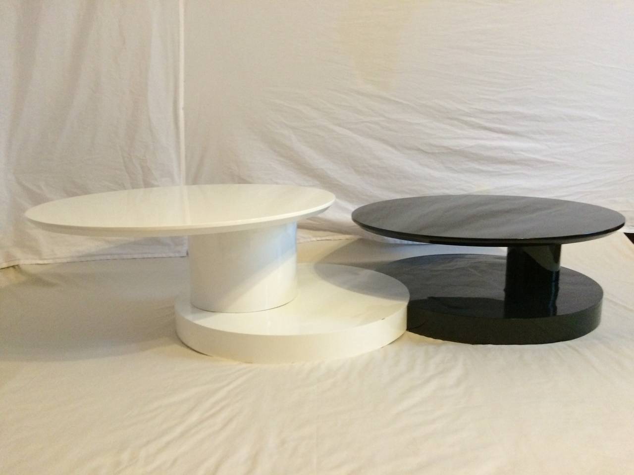 Black and White Swivel Coffee Table In Excellent Condition In Miami, FL