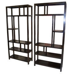 CHIC PAIR OF ETAGERES / BOOKCASES
