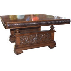 WONDERFUL HAND CARVED DINING ROOM TABLE WITH 4 LEAVES