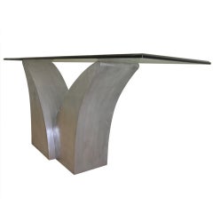 CHIC "V" SHAPED DIMENSIONAL CONSOLE TABLE