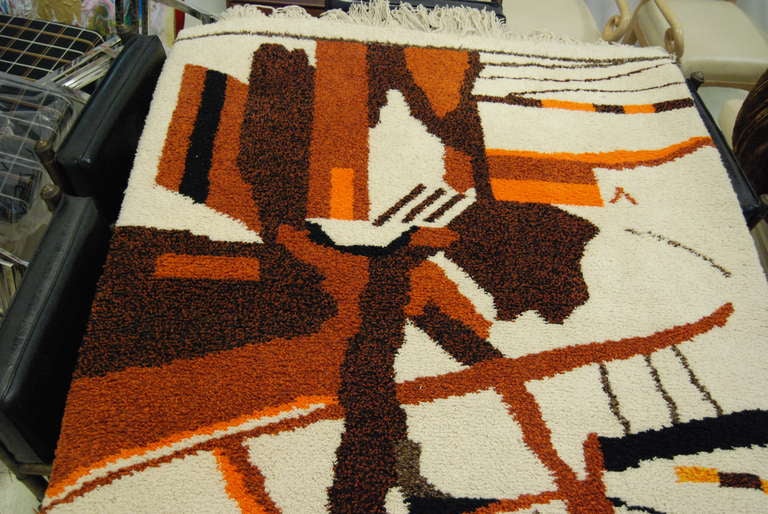 Excellent Signed 1960'S Mid Century Wool Rug / Wall Tapestry In Excellent Condition In Miami, FL