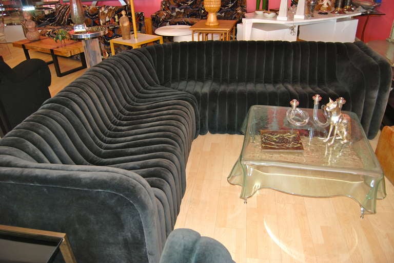Wonderful  Vertical Channel Tufted Sectional Sofa By Artima For Turner LTD, NY In Good Condition In Miami, FL