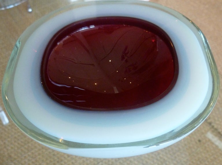 Italian Seguso Murano Geode Glass Opalescent and Cranberry Bowl In Excellent Condition In North Miami, FL
