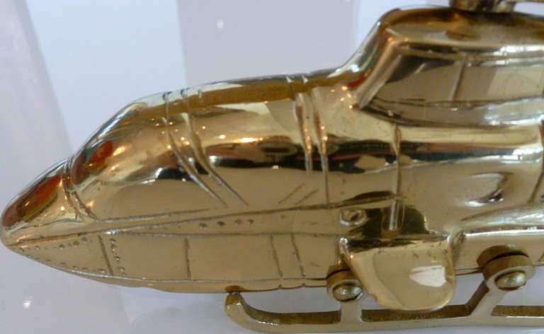 Fabelhafte Hubschrauber-Skulptur aus massivem Messing 2
