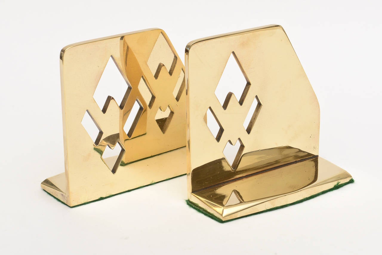 Pair of Heavy Polished Brass Art Deco Cubist Bookends In Excellent Condition In North Miami, FL
